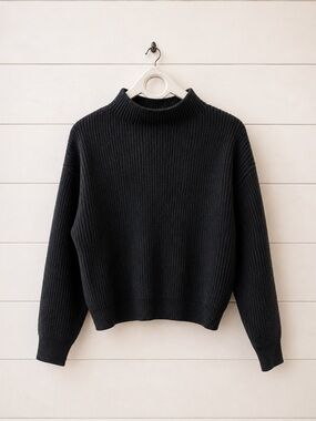 Black Merino Wool Blend Sweater – Estimated Size M/L